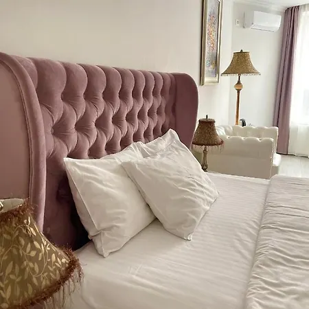 Opera Center Hotel & Apartments 3*