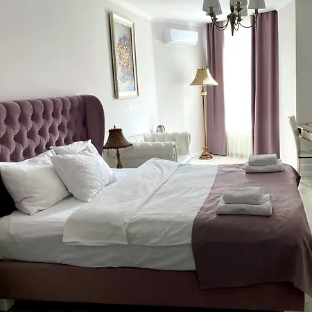 Opera Center & Aparthotel 3*